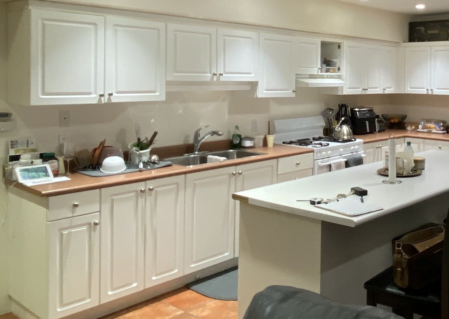 Kitchen before the work: Matt to High Glossy, Surrey