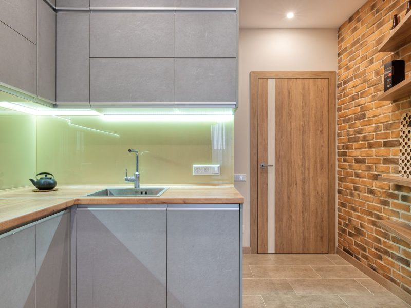 Soft-Close Hinges & Hardware